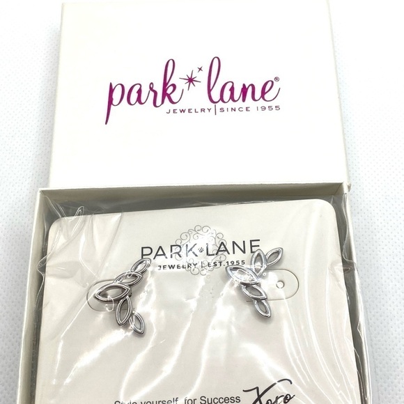 Park Lane Earrings Crepe Pierced Earrings Silver Tone - Picture 6 of 6